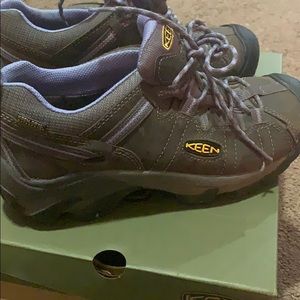 Keen trail shoes